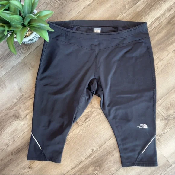 The North Face black lined Capri leggings size XL - Picture 1 of 8